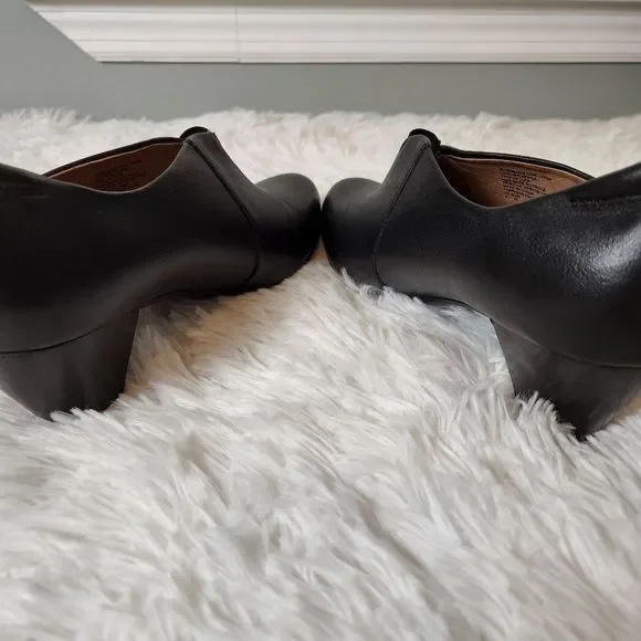 TAOS Shoe Bootie, sz. 7 - Picture 6 of 6